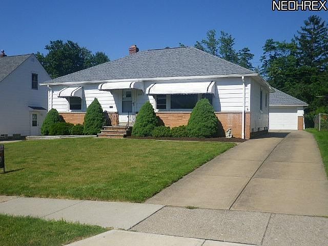 1st image of 2433 Larchmont Dr