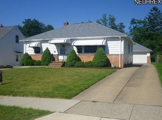 2433 Larchmont Dr, Wickliffe, OH 44092