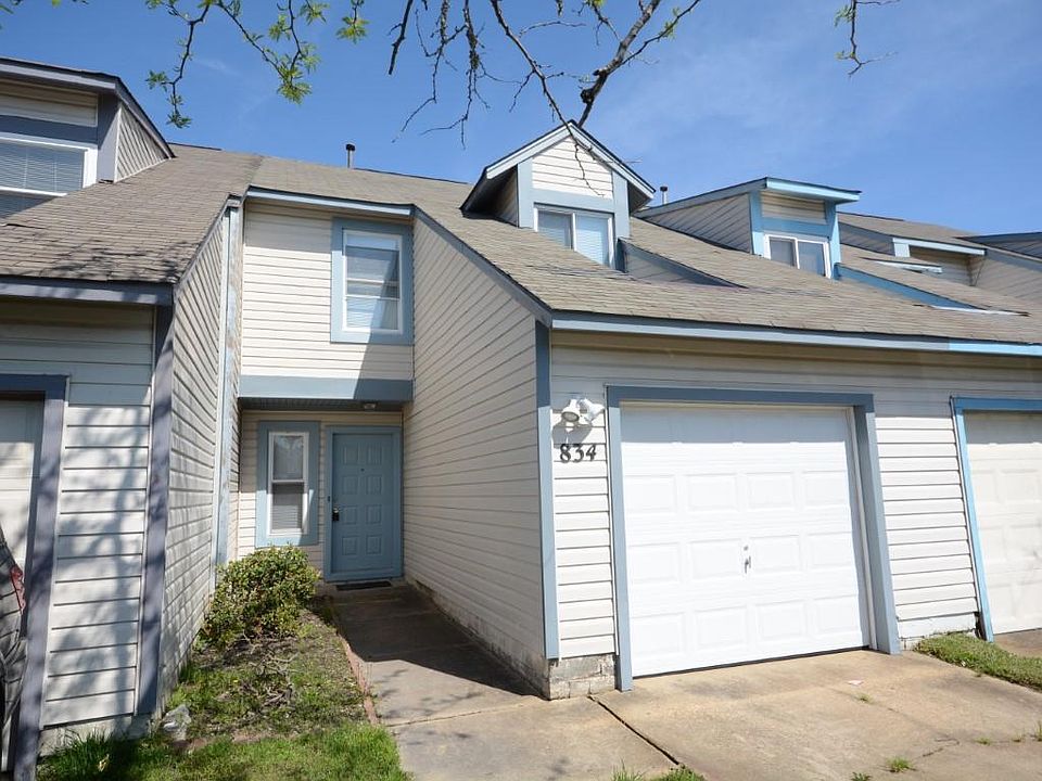 1st image of 834 Quesnel Dr