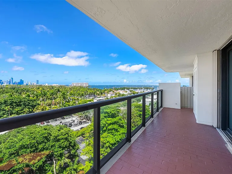 2575 S Bayshore Dr #11B — Photo 22