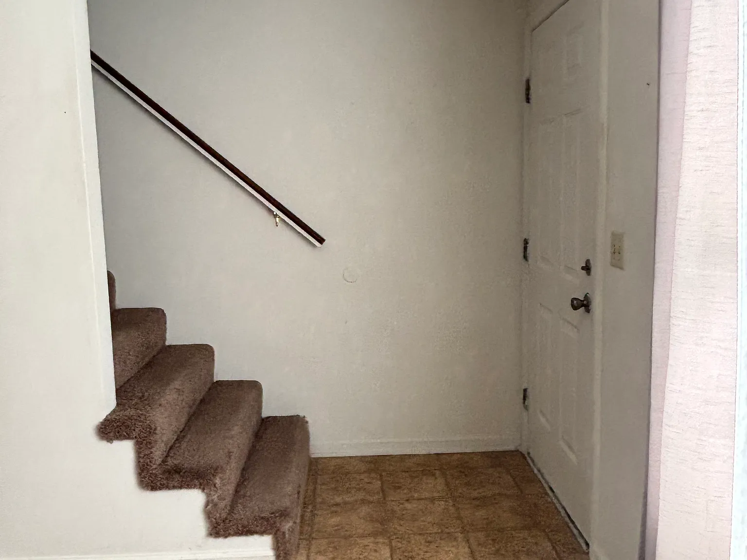 2 bed, 1.5 bath, $950 — Photo 4