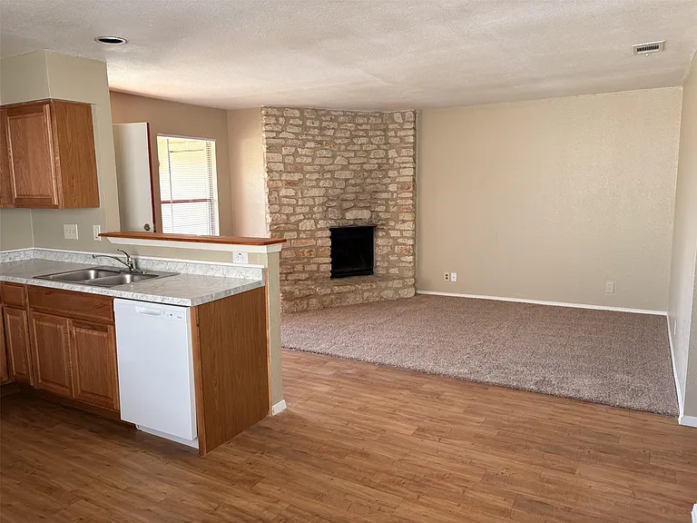 9902 Roxanna Dr #D — Photo 2