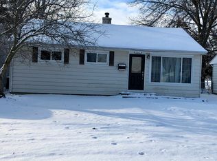1056 Johnston St, Galesburg, IL 61401