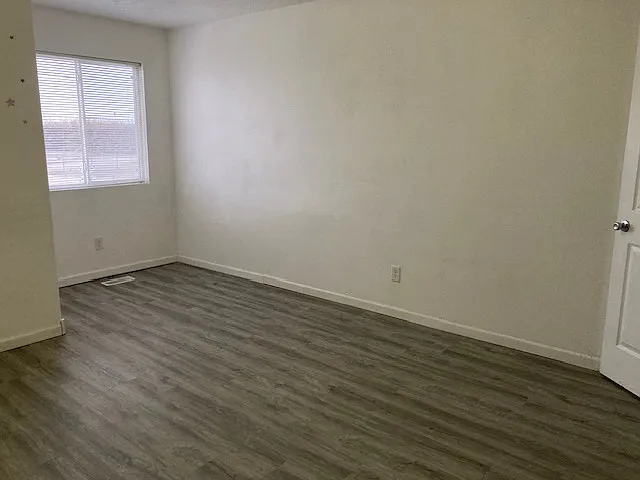 2923 W Louise St — Photo 5