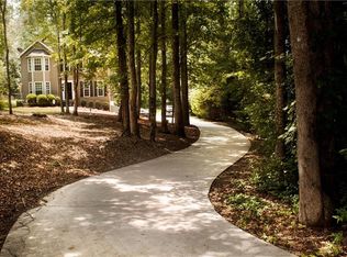 4906 Oakwood Ct, Loganville, GA 30052