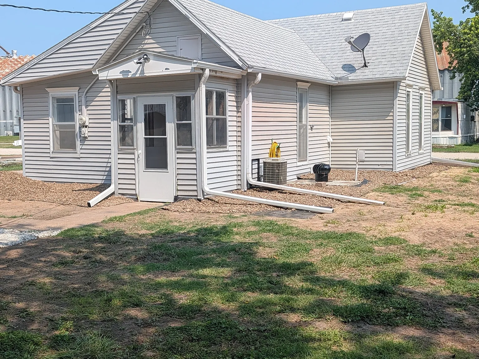 2 bed, 776 sqft, $795 — Photo 3