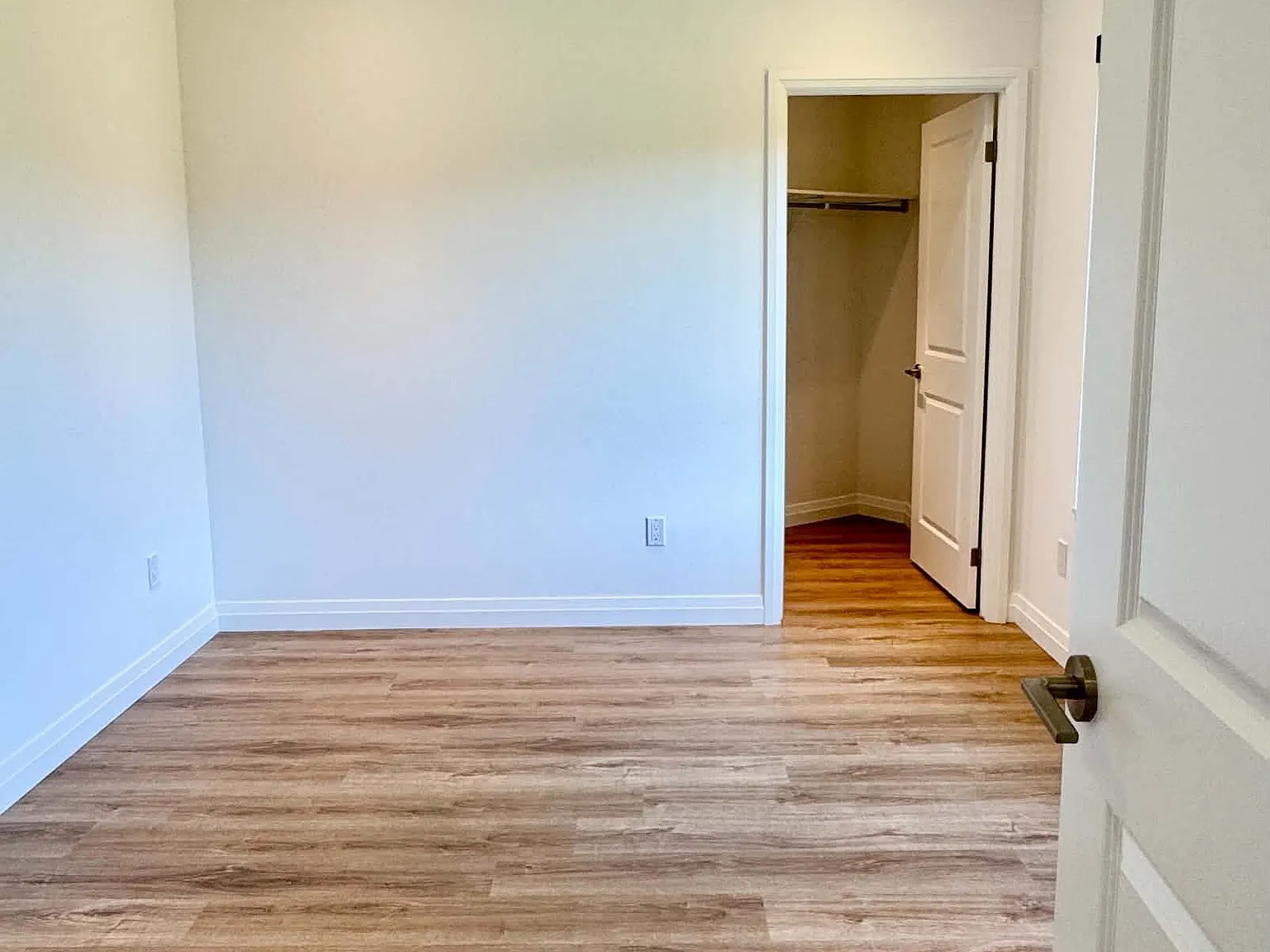 2 bed, $2,400 — Photo 2