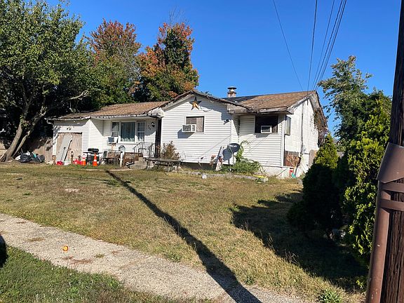2nd image of 269 Barleau St