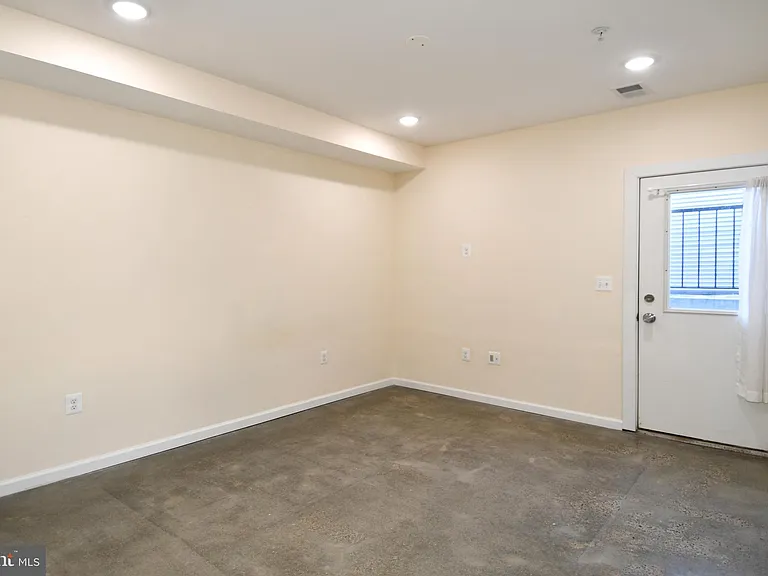 1040 Bladensburg Rd NE #B — Photo 10