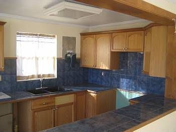 5th image of 811 NE 58th Ct