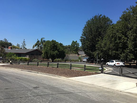 4th image of 10333 Cliota St