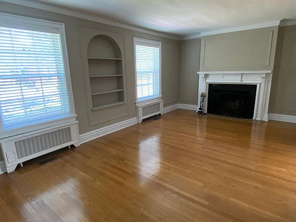 3rd image of 7316 Pershing Ave #1E