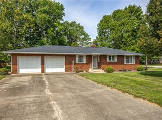 301 W Walnut St, Teutopolis, IL 62467