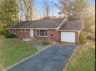 905 Blue Sky Dr, South Charleston, WV 25309