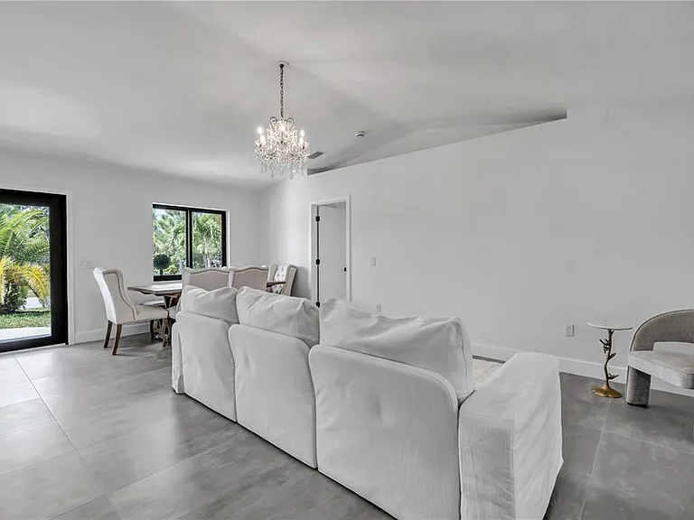 15180 Lyneburg Ave — Photo 44