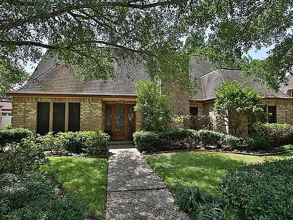 2nd image of 3215 Aspen Bend Dr