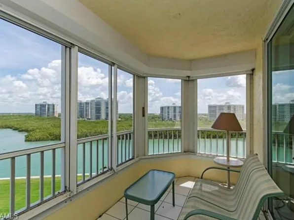 21 Bluebill Ave APT 806, Naples, FL 34108