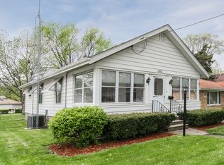 1035 Pearl St, Aurora, IL 60505