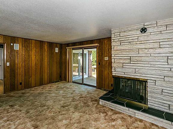 3rd image of 1426 Greenfield Dr