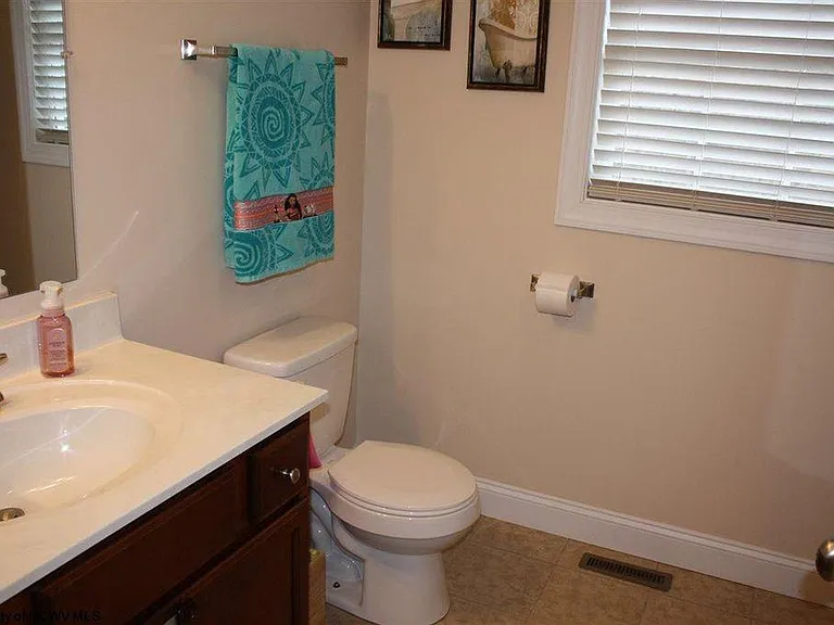 58 Brownstone Dr — Photo 9