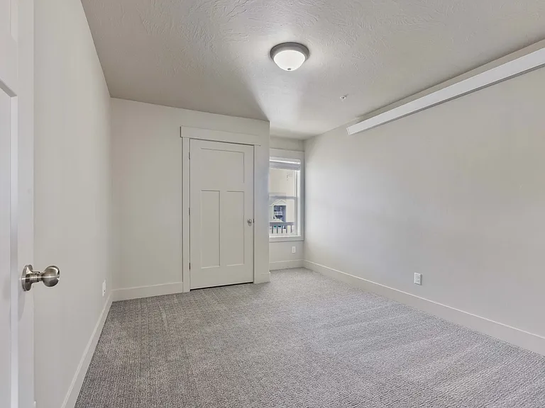 G5880RO — Photo 19