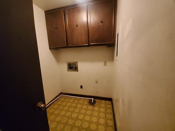 3rd image of 1818 N Burns Ave