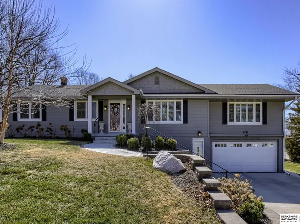 8753 Dorcas St, Omaha, NE 68124