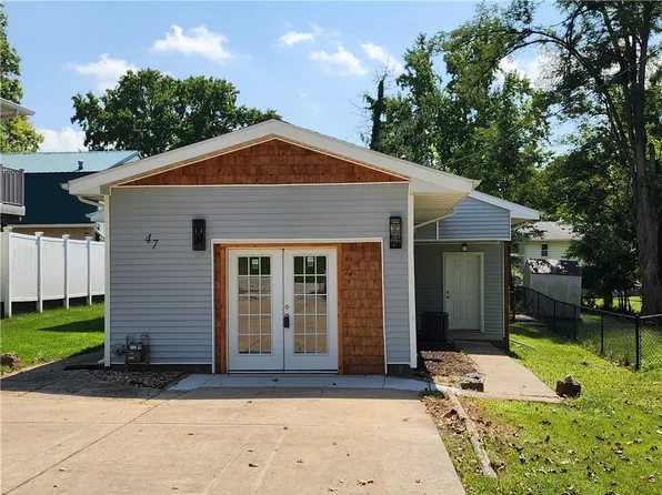 47 Oak Ridge Dr, Decatur, IL 62521
