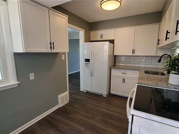 2nd image of 2881 10th St