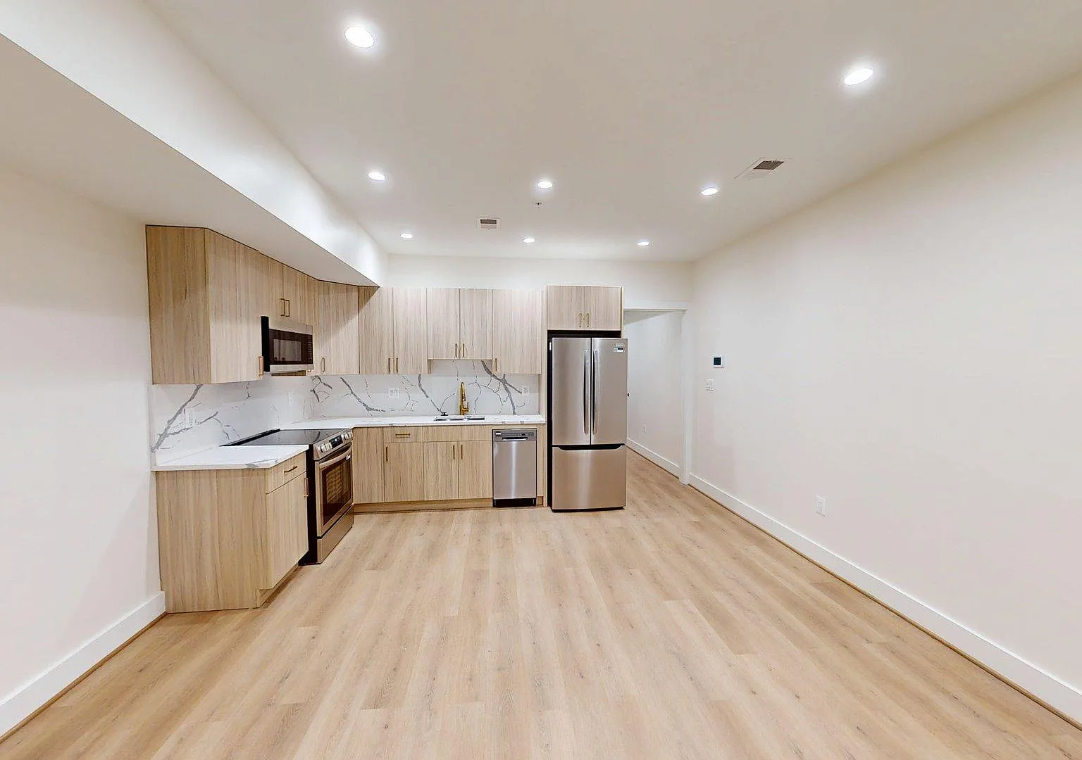 2 bed, 850 sqft, $2,899 — Photo 1