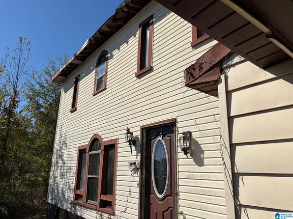 818 Kinnard St, Florence, AL 35630
