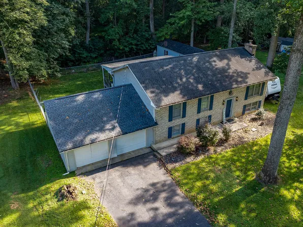 257 Ashley Dr, Shepherdstown, WV 25443