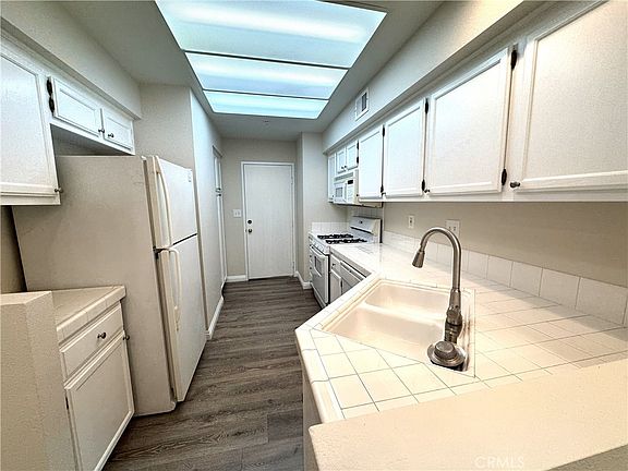 5th image of 88 Mission Ct