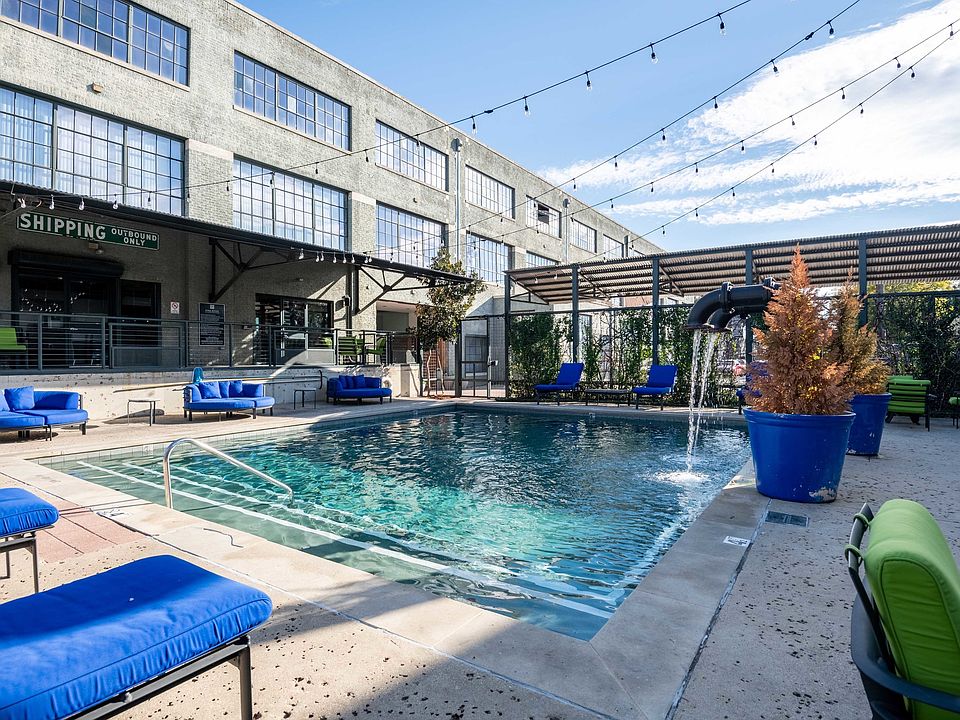 Enclosed Pool with Outdoor Grilling