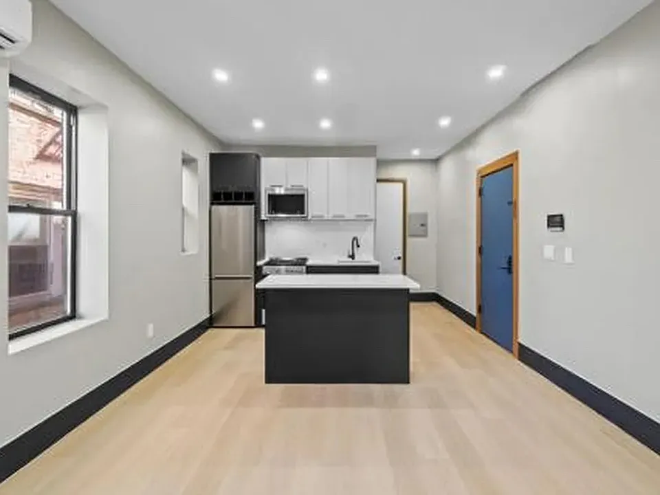 22 Reed St #4