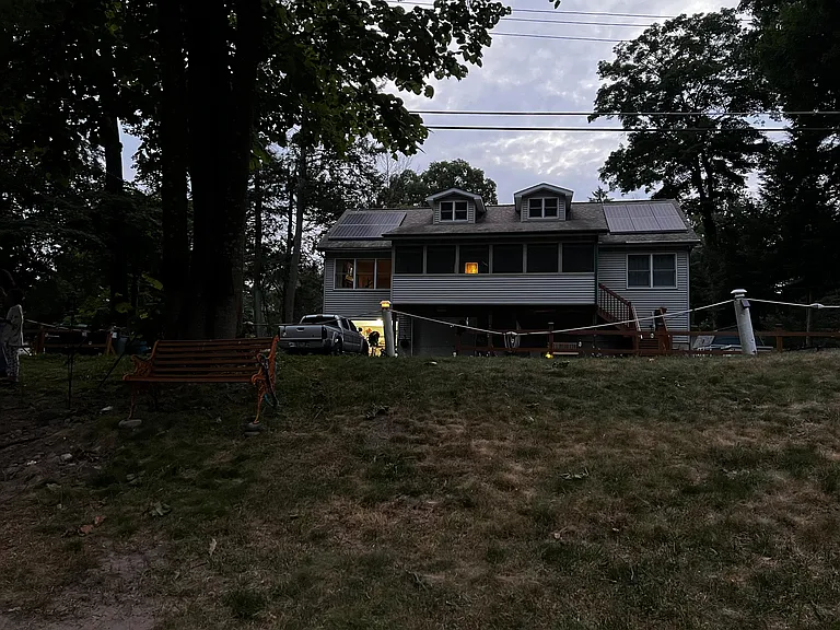 57 Shore Dr — Photo 3