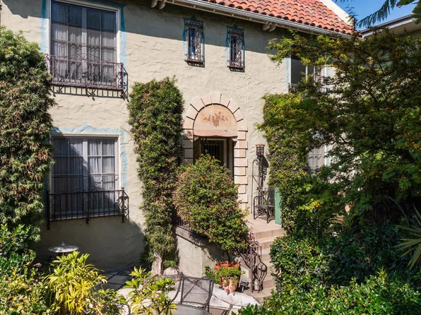 1119 Hacienda Pl, West Hollywood, CA 90069