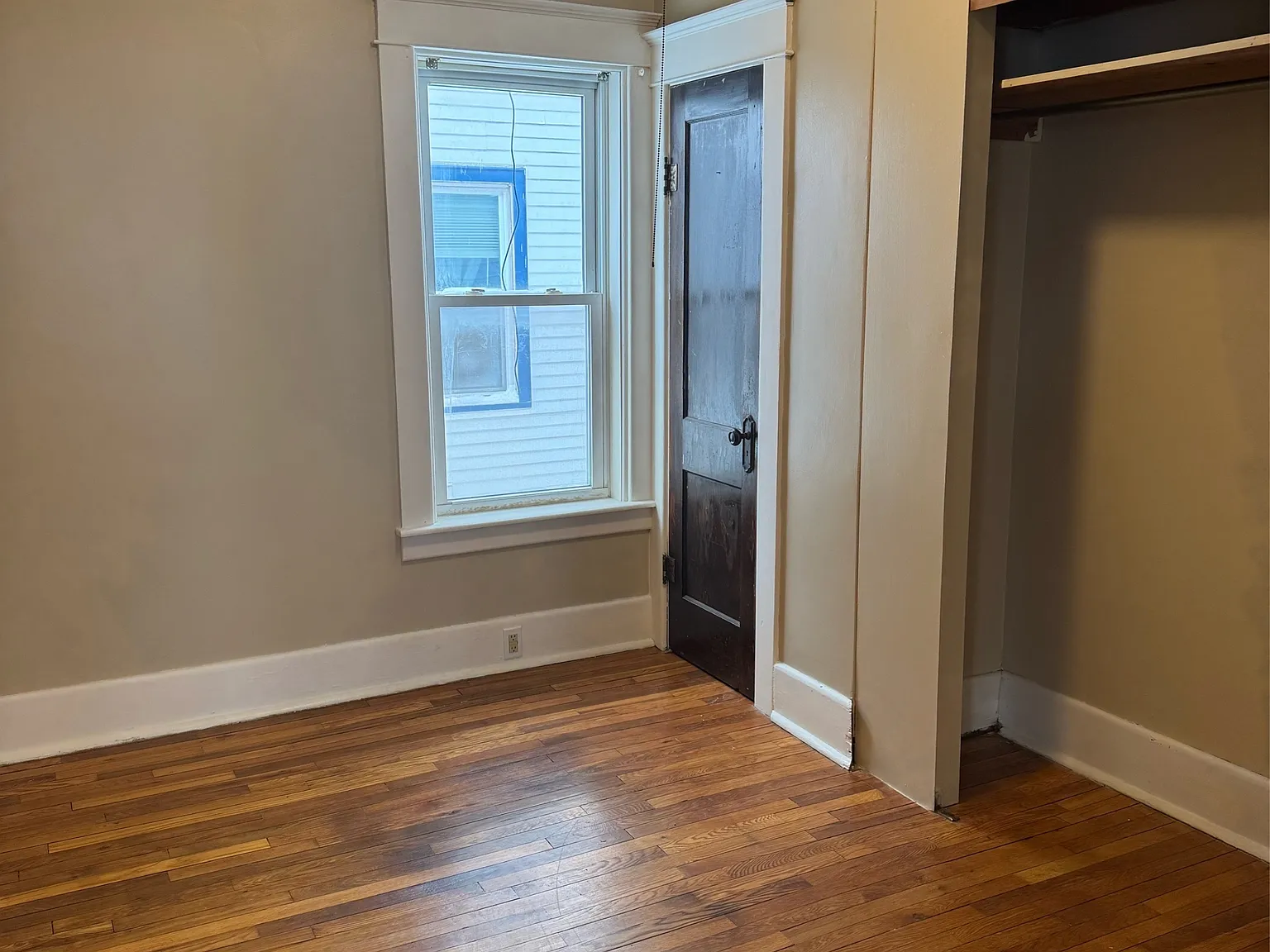 100-102 Lowell Avenue - 1 — Photo 4