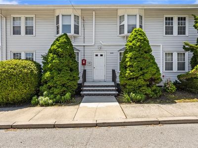 30 Brown St #4, Narragansett, RI, 02882
