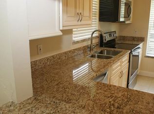 2710 Arbutus St #B1, Naples, FL 34112