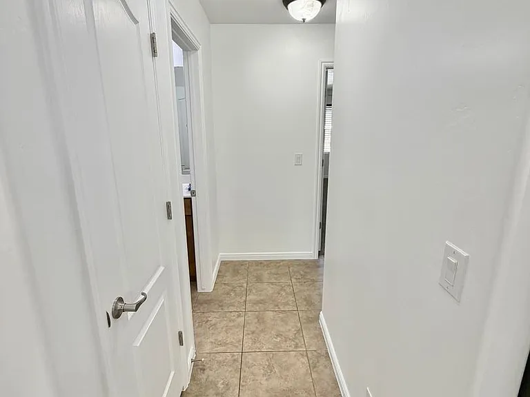 1009 W 4100 S — Photo 15