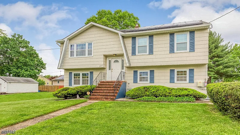 323 Plainfield Ave photo 1