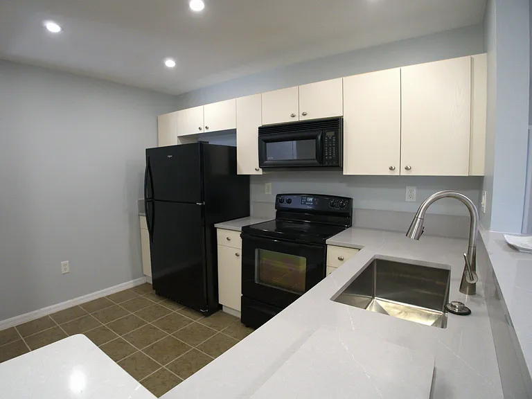 15417 Bellamar Cir #812 — Photo 5