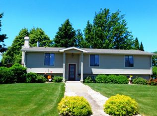 901 Valley View Dr, Schleswig, IA 51461