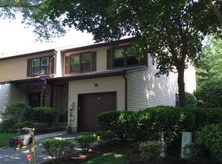 2 Stout Ct, East Brunswick, NJ 08816