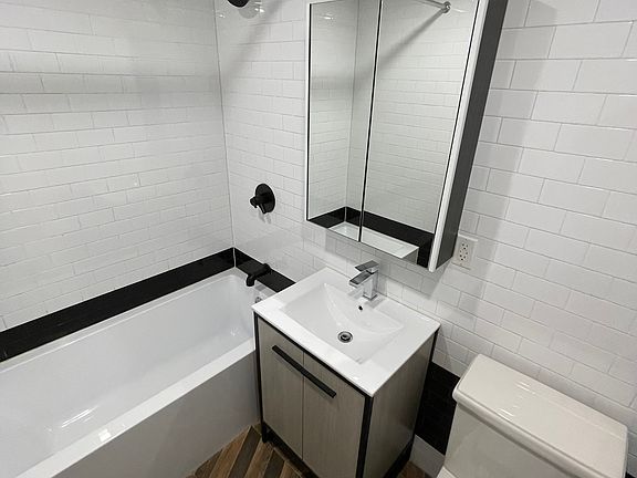 3rd image of 593 Marcy Ave APT 1