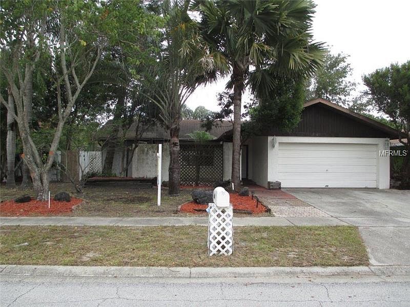 1st image of 2565 Surrey Dr