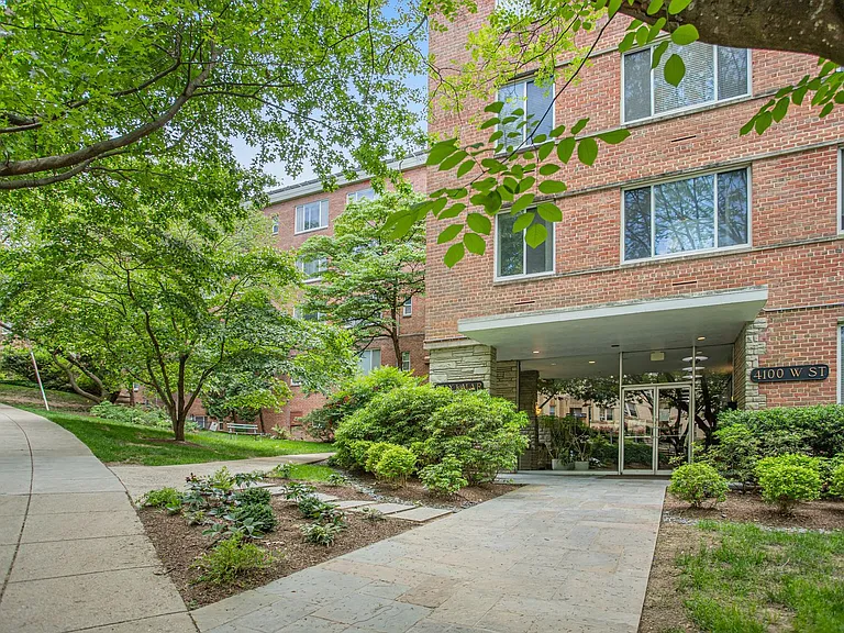 4100 W St NW #209 — Photo 35