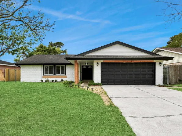 17114 Barcelona Dr, Friendswood, TX 77546