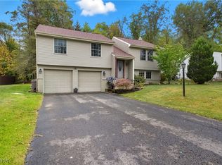 2980 Malibu Dr, Warren, OH 44481